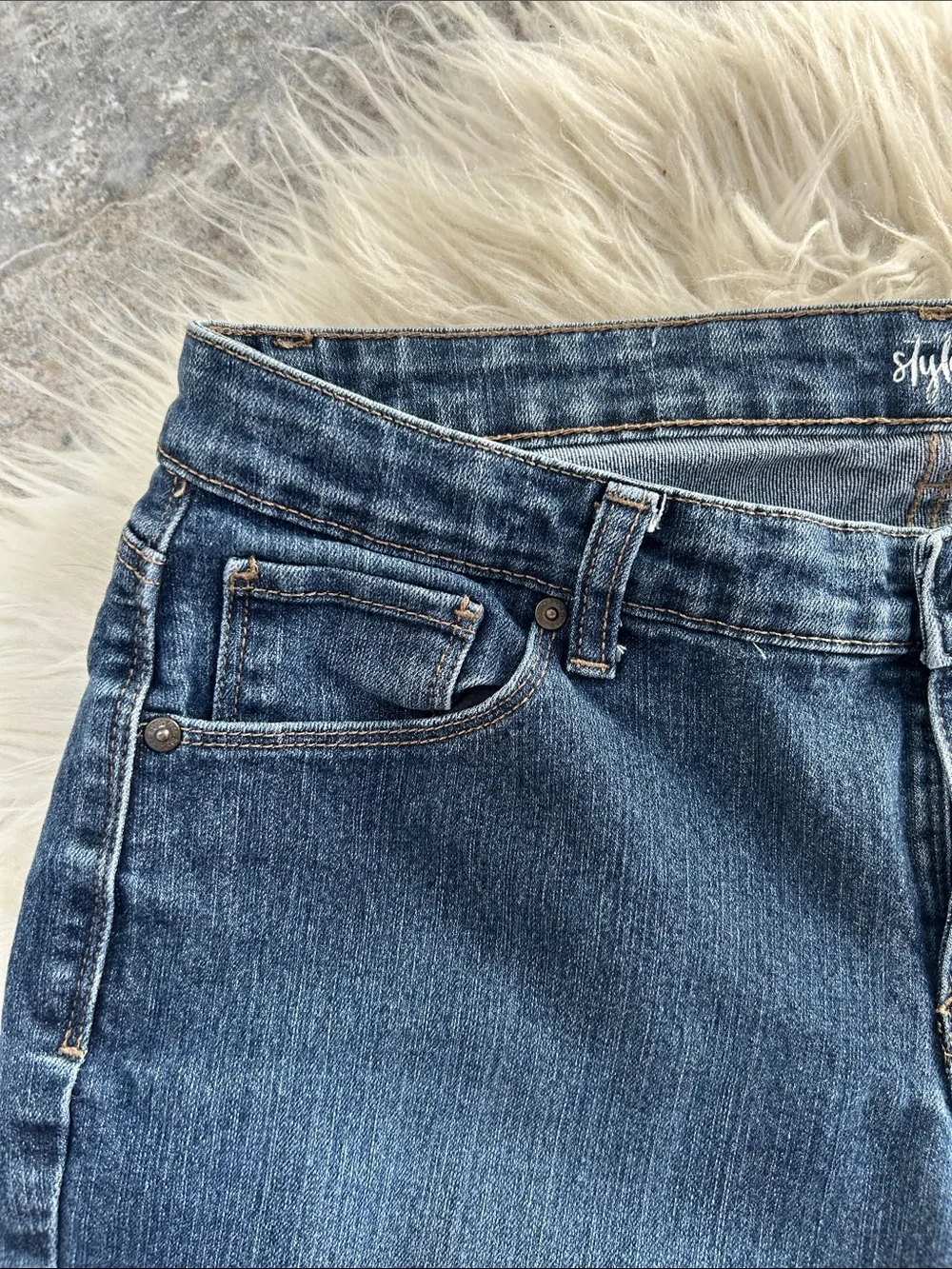 Style & Co. Women's Dark Blue Capri  Cuffed Jeans